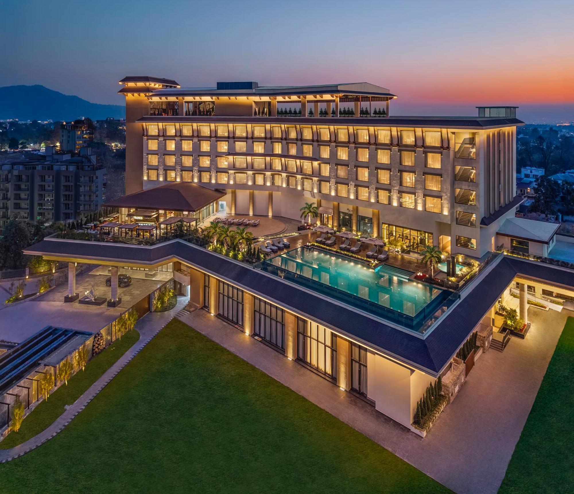 Taj Mussoorie Foothills, Dehradun Hotel Kültér fotó