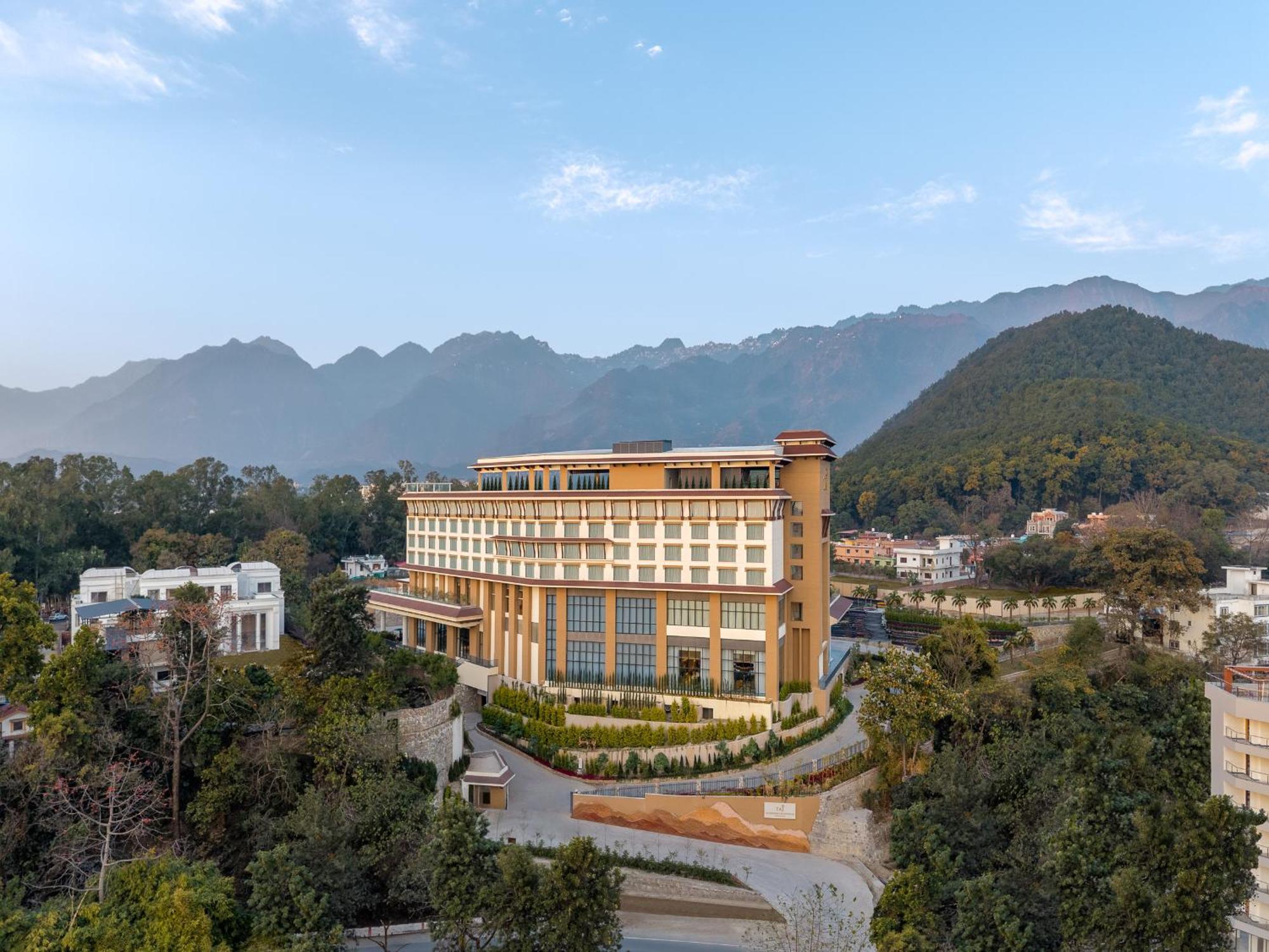 Taj Mussoorie Foothills, Dehradun Hotel Kültér fotó