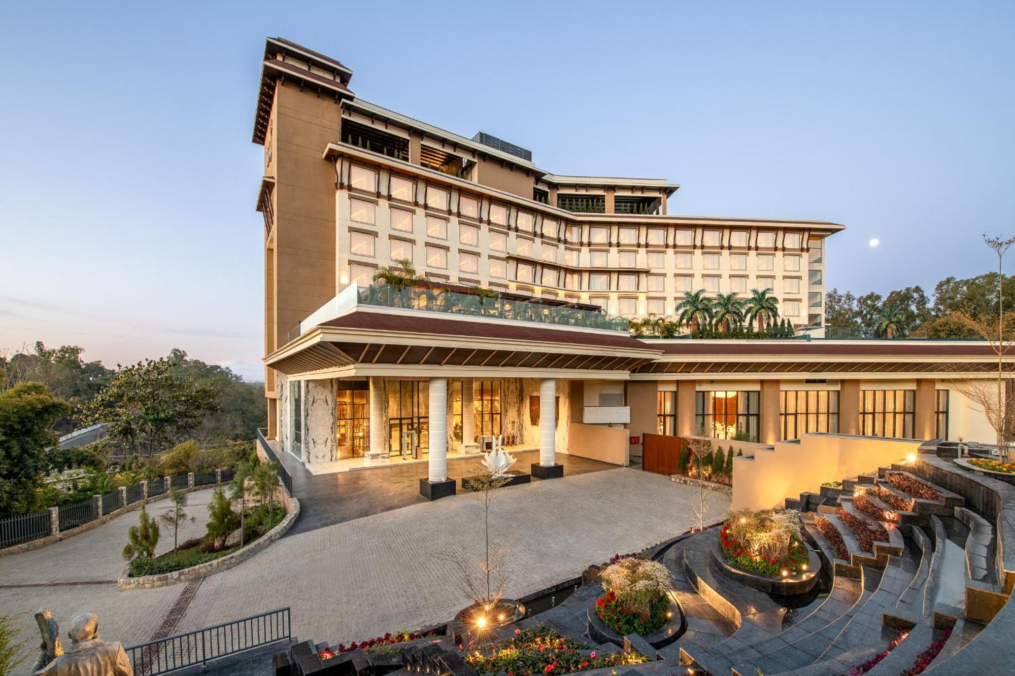 Taj Mussoorie Foothills, Dehradun Hotel Kültér fotó