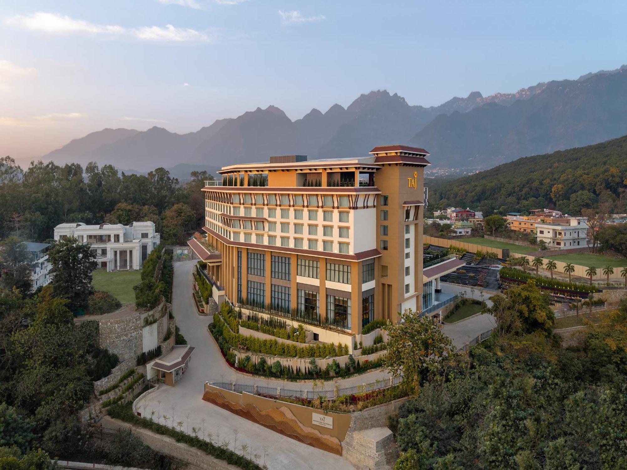 Taj Mussoorie Foothills, Dehradun Hotel Kültér fotó