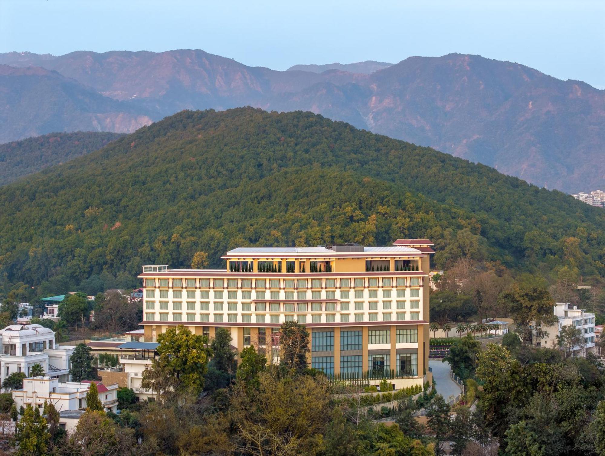 Taj Mussoorie Foothills, Dehradun Hotel Kültér fotó