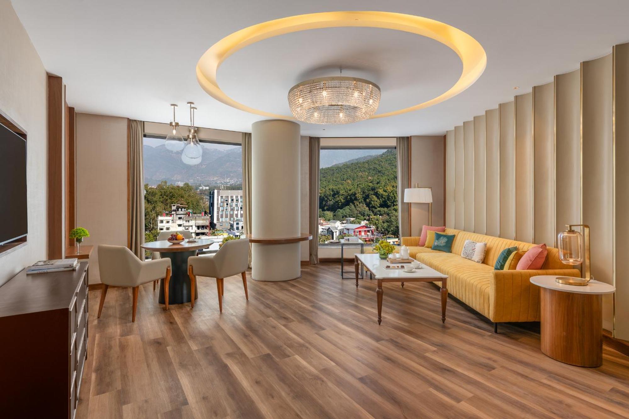 Taj Mussoorie Foothills, Dehradun Hotel Kültér fotó